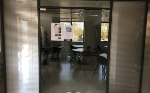 Κτίριο δύο επιπέδων, στην κάτω Κηφισιά