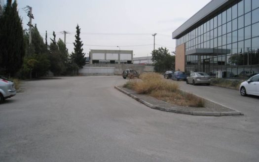 Κτίριο δύο επιπέδων, στην κάτω Κηφισιά